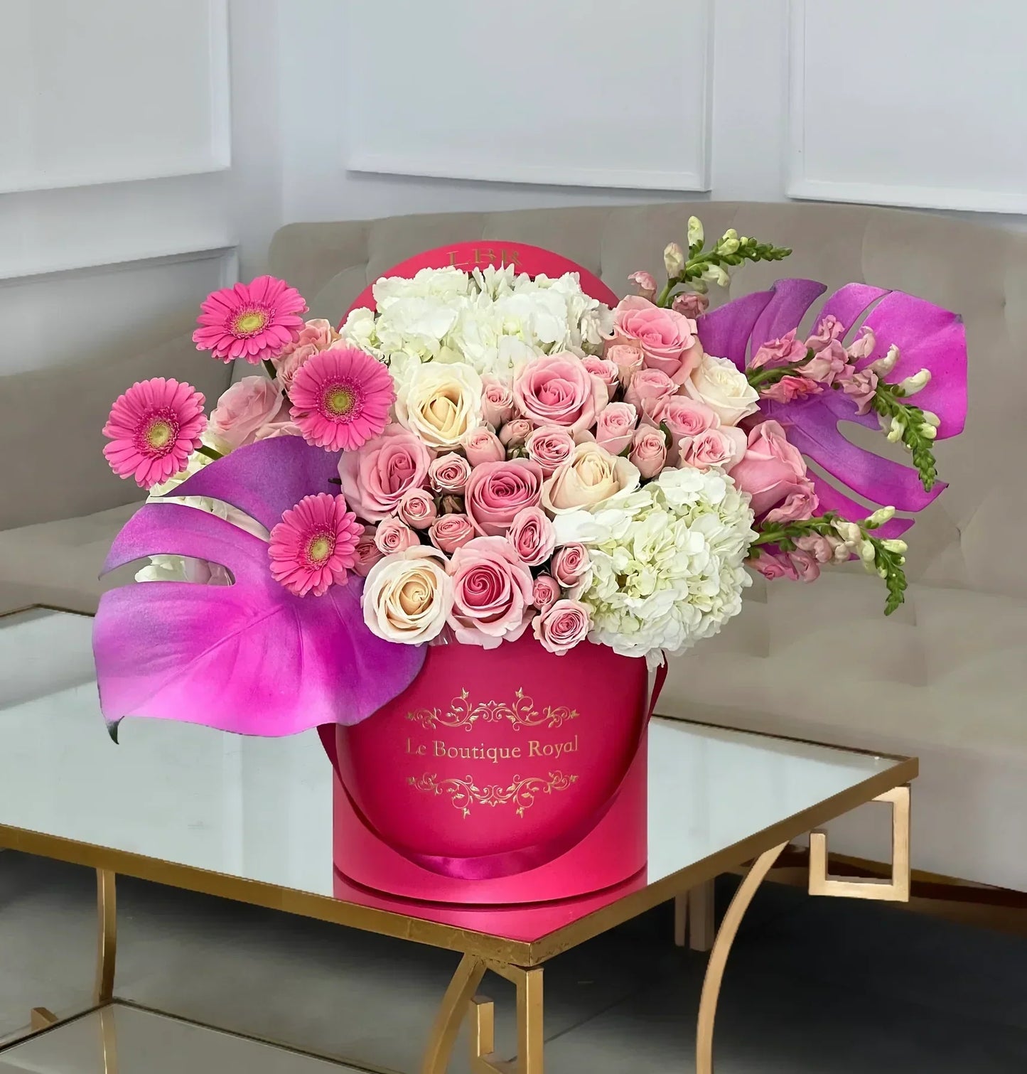 Le Boutique Royal Arreglo floral de lujo inspirado en Barbie