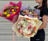 Ramo de flores de temporada de lujo atado a mano | Le Boutique Royal
