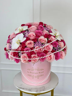 
                    
                      Mix Og Pink Flowers With Pearls Luxury Flower Arrangement Miami | Le Boutique Royal
                    
                  