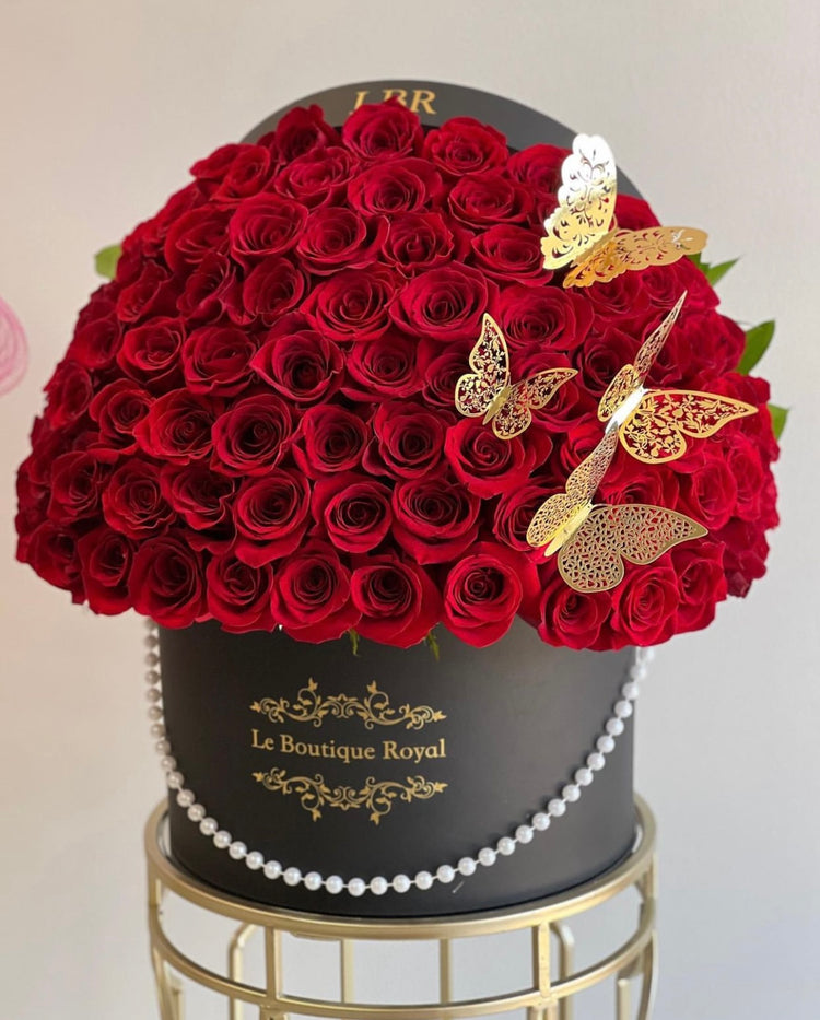 100 Rosas Rojas Con Mariposas