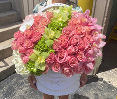
                    
                      Arreglo floral de lujo rosa Miami | Le Boutique Royal
                    
                  