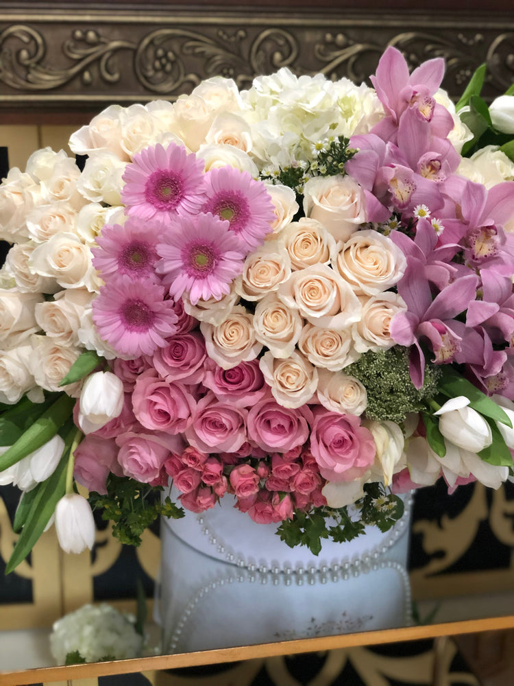 Pink & White Luxury Flower Mix Arrangement | Le Boutique Royal