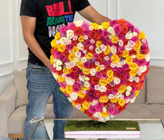 
                    
                      Rosas multicolores en el corazón
                    
                  