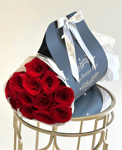 
                    
                      12 Rosas Rojas en Bloom Bag – Entrega de Flores de Lujo en Miami | Le Boutique Royal
                    
                  
