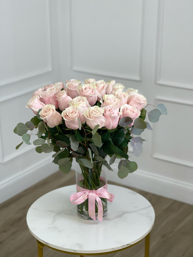 Premium Long Stem Pink Flower Arrangement | Le Boutique Royal