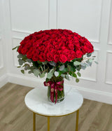 Luxury Red Roses in Elegant Vase – Premium Long Stem Flower Arrangement | Le Boutique Royal