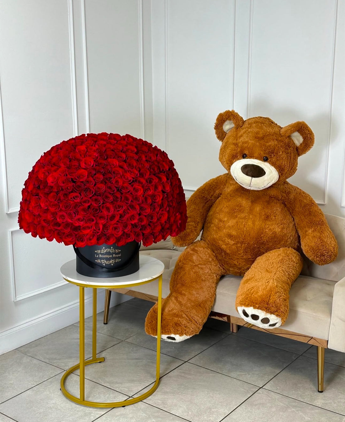 100 Roses in Signature Box – Luxury Flower Arrangement | Le Boutique Royal