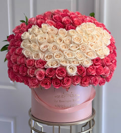 
                    
                      Rosas de corazón rosa en caja exclusiva – Arreglo floral de lujo | Le Boutique Royal
                    
                  