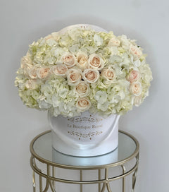 
                    
                      Elegant White Mix Of Luxury Flower Arrangement Miami | Le Boutique Royal
                    
                  