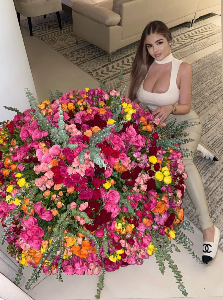 Grand luxury flower vase by Le Boutique Royal