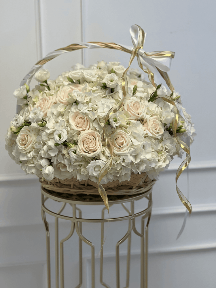 flower basket with roses and bow