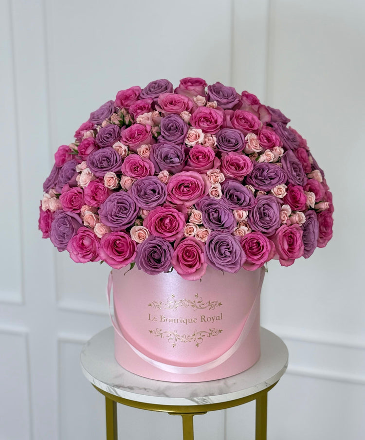 Mezcla rosa y violeta de rosas y mini rosas en caja exclusiva – Arreglo floral de lujo | Le Boutique Royal