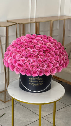 
                    
                      100 Rosas Rosadas en Caja Exclusiva – Arreglo Floral de Lujo | Le Boutique Royal
                    
                  