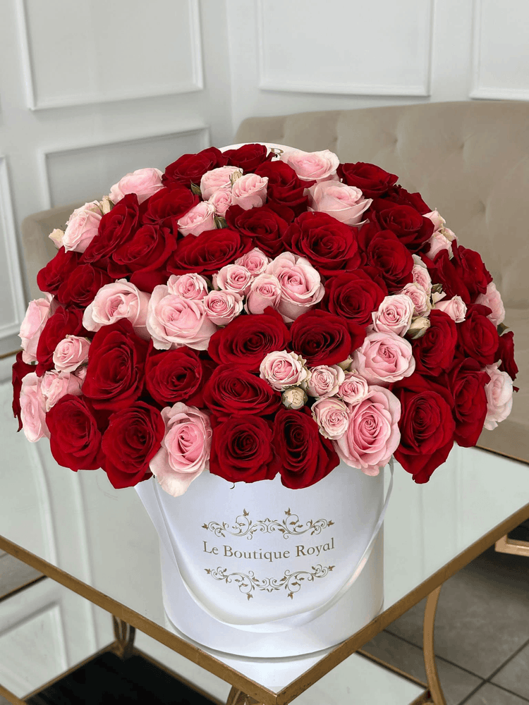 Rosas rosadas y rojas y mini rosas en caja exclusiva – Arreglo floral de lujo | Le Boutique Royal