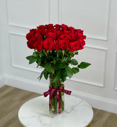 
                    
                      Luxury Red Roses in Elegant Vase – Premium Long Stem Flower Arrangement | Le Boutique Royal
                    
                  