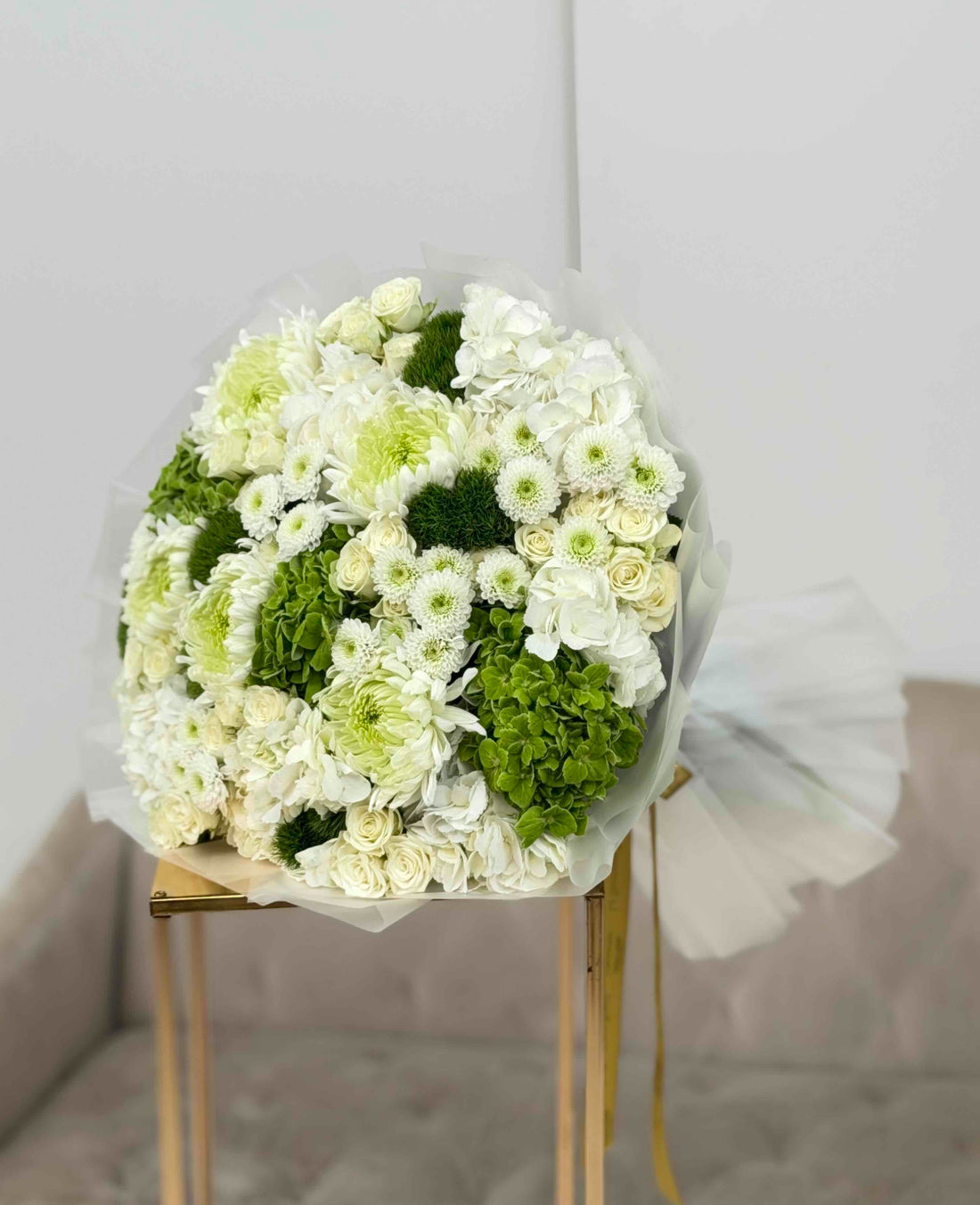 Luxury white and green floral bouquet by Le Boutique Royal in Miami