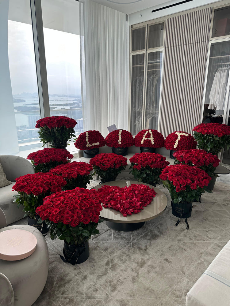 Luxury 1000 red roses