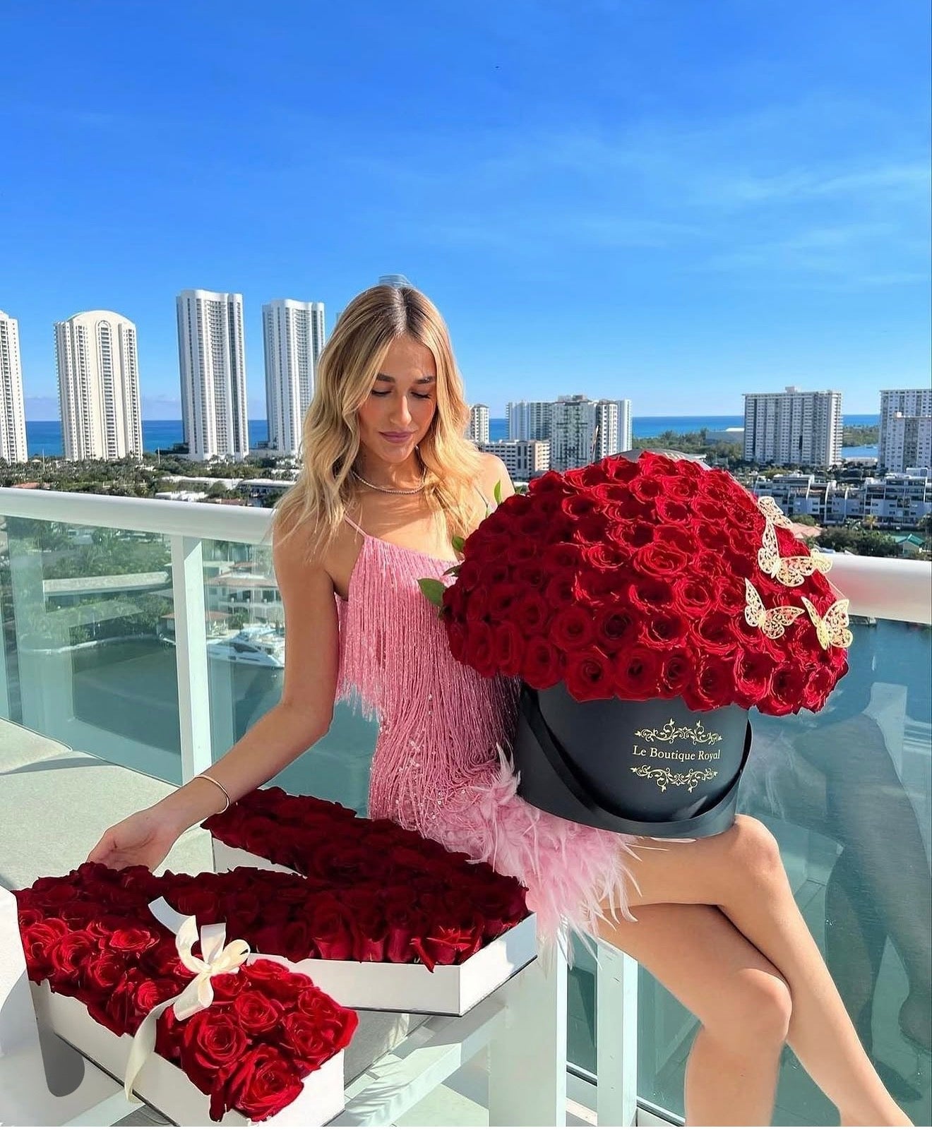 Galería de clientes Le Boutique Royal con rosas rojas con vistas a Miami