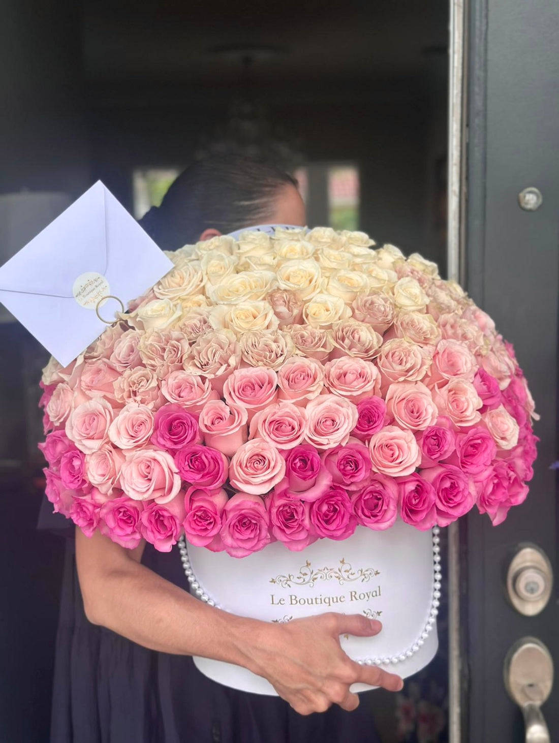 Rosas rosadas y blancas