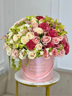 
                    
                      Mezcla exótica de flores verdes y rosas – Arreglo floral de lujo en Miami | Le Boutique Royal
                    
                  