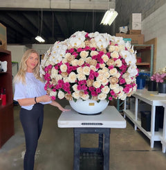 
                    
                      Luxury Flowers
                    
                  